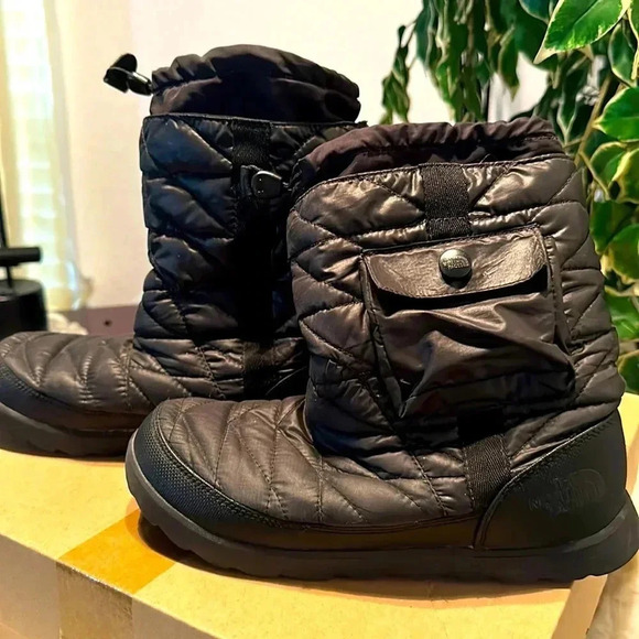 The North Face Black Snow Boots Women's - Size 7 - Picture 2 of 10